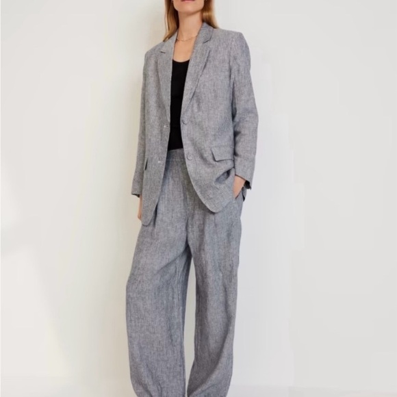 EVERLANE
The Linen Oversized Blazer - Picture 13 of 14